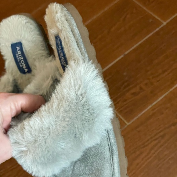 Arizona Becca Faux Fur Gray Slippers Size 5 to 6 small fuzzy slides shoes vegan - Picture 11 of 16